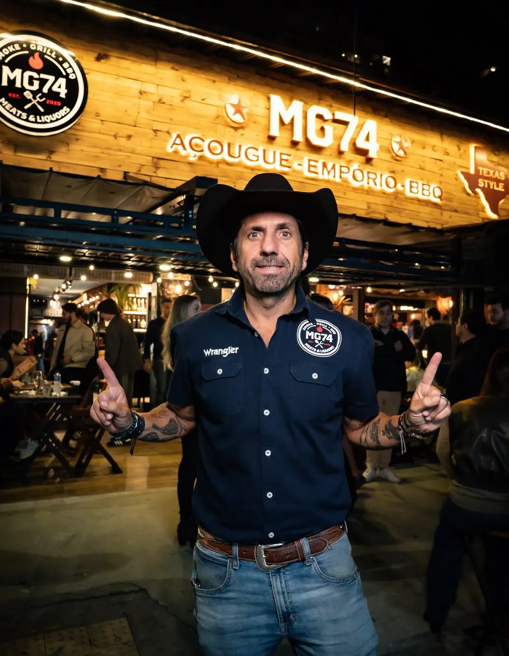 Chef Marcel Gholmieh em frente ao MG74